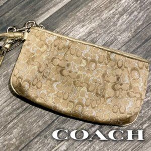 COACH LOGO WRISTLET  Excellent condition!